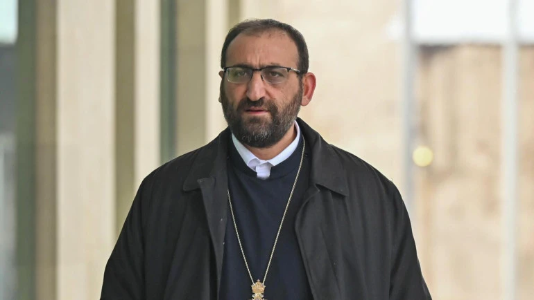 qk-n-manramasner-e-nerkayacrel-arshak-srbazani-gvortsi-veraberyal