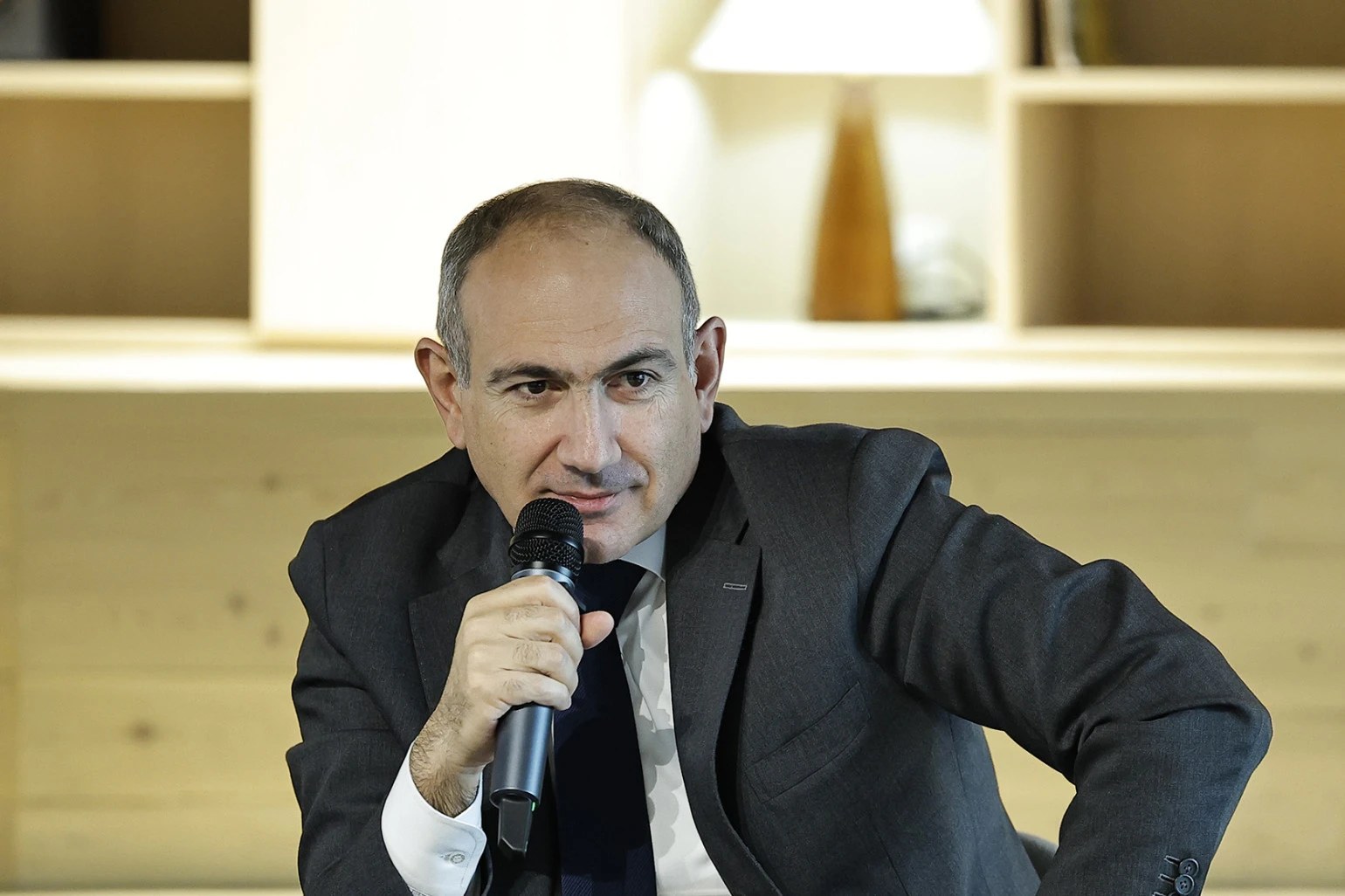 znheri-ev-znhvoghvouthyvounneri-gnvov-menq-hasel-enq-mi-keti-vor-hayastany-henc-aysor-ashkharhi-tsayragavaric-teghaphvokhvvoum-e-depi-ashkharhi-kentrvon-nikvol-phashinyan