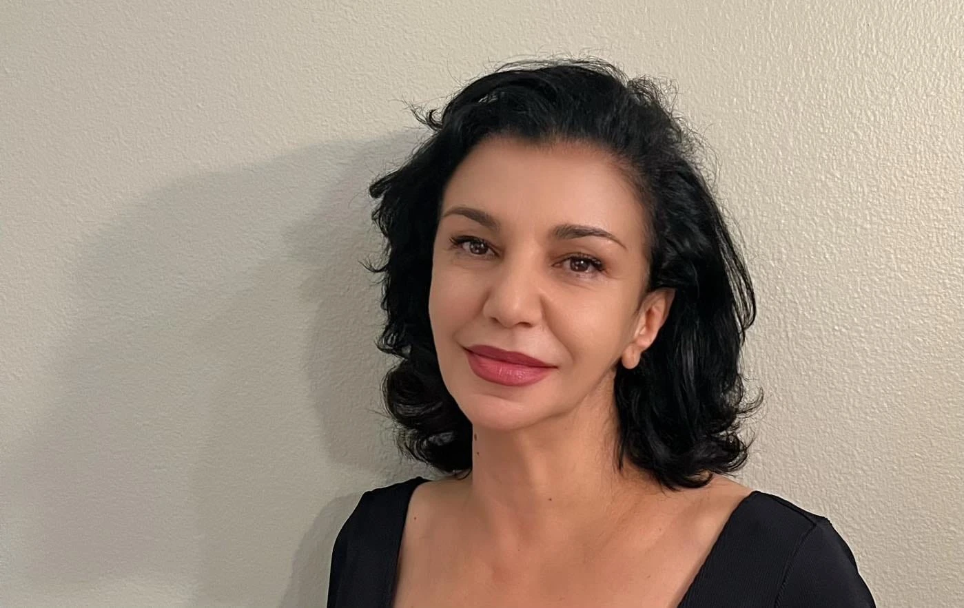 inchn-e-eghel-derasanvouhi-arsine-navasardyani-vordvoun-krakelvou-pattchary-vori-hetevanqvov-na-heracav-kyanqic-manramasner