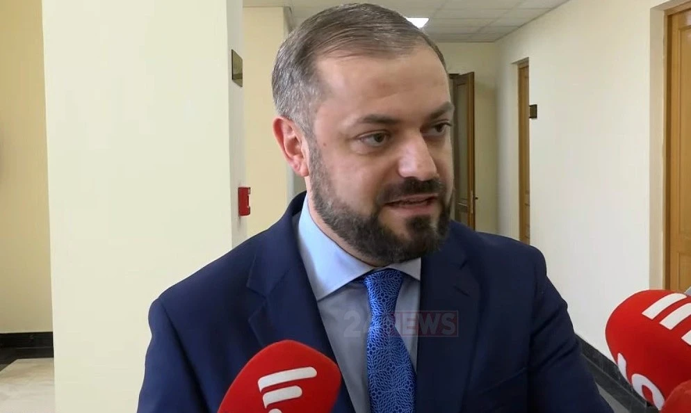 adrbejanakan-benziny-shat-arag-e-sparvvoum-ed-phvoghy-mardvou-grpany-ktsaki-gevvorg-papvoyan