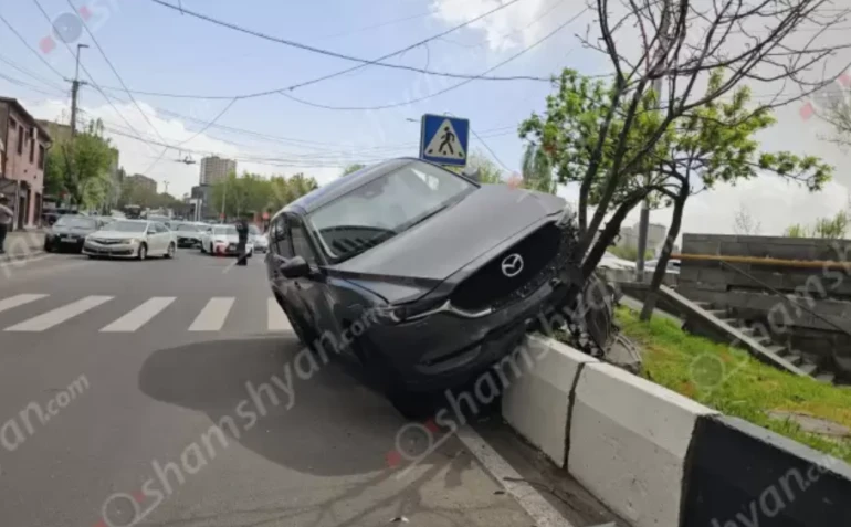 erevanvoum-bakhvel-en-toyota-camry-n-ev-mazda-cx-5-yerevanvoum-bakhvel-en-toyota-camry-n-ev-mazda-cx-5-y