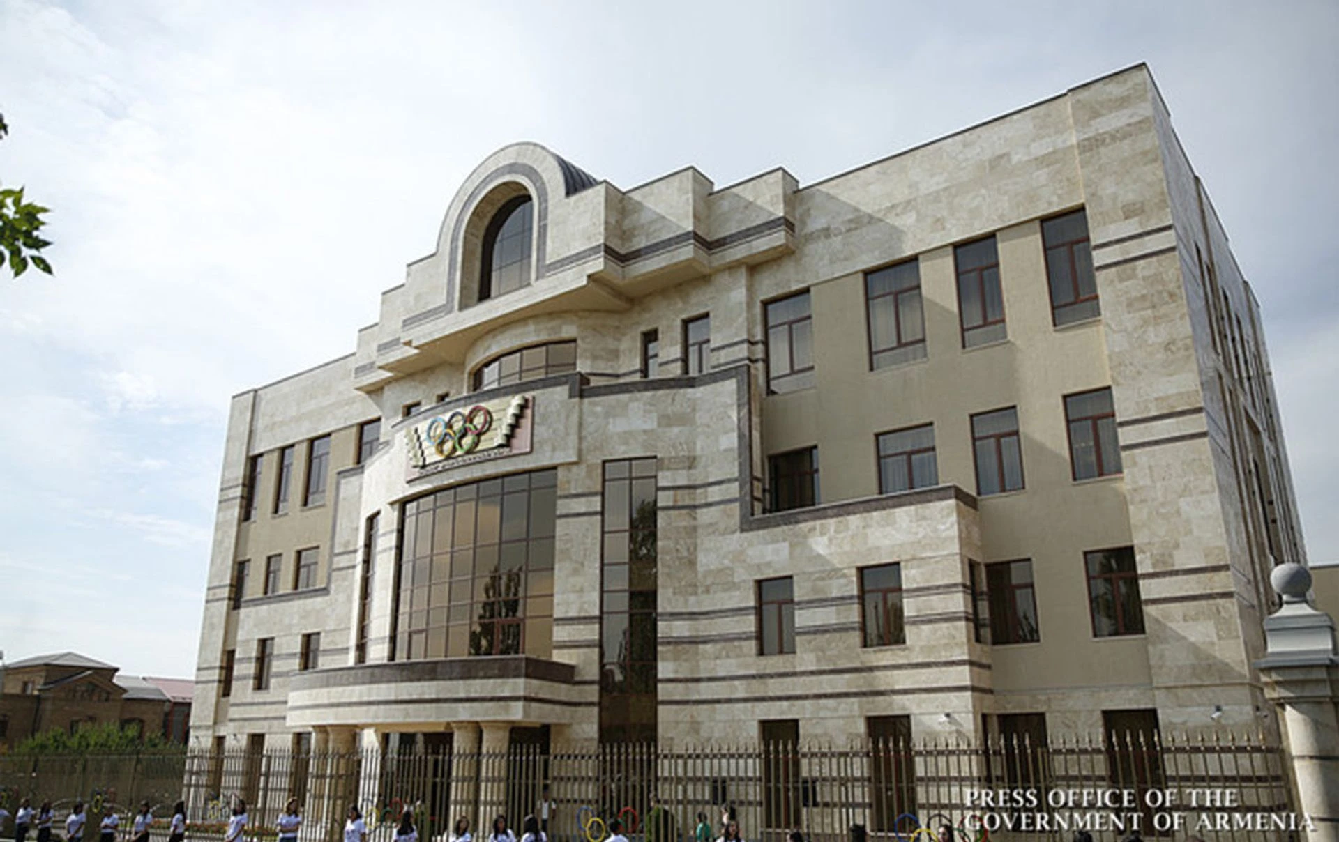 olimpavan-ic-hanel-en-marziknerin-mijazgayin-skandal-karvogh-e-darnal-iveta-tvonvoyan