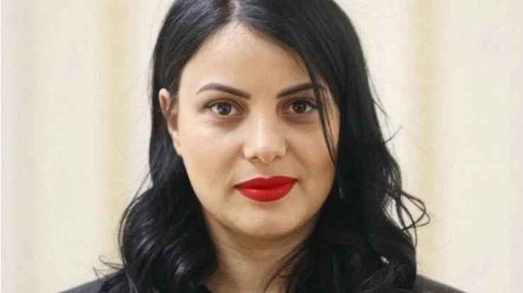 alen-simvonyani-kadrern-el-en-heranvoum-ashkhatanqic-azatvel-e-nra-khvorhrdakan-ashkhen-hayrapetyany