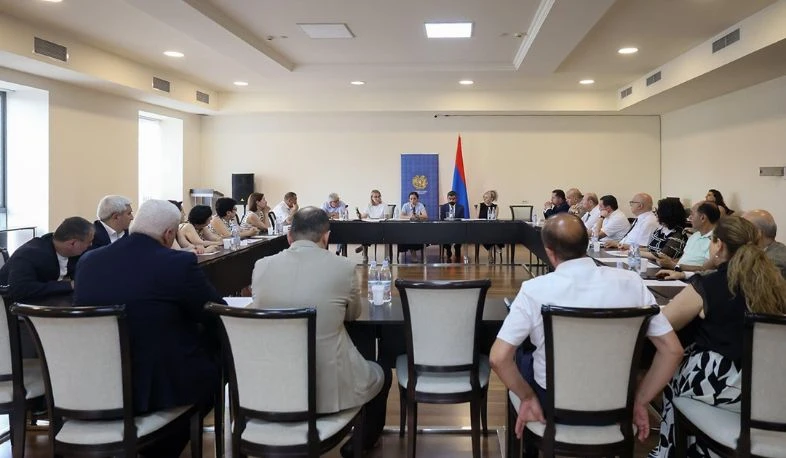 12-720-teghic-zbaghecvel-e-shvourj-9-600-y-bvouhakan-yndvounelvouthyan-ardyvounqnery